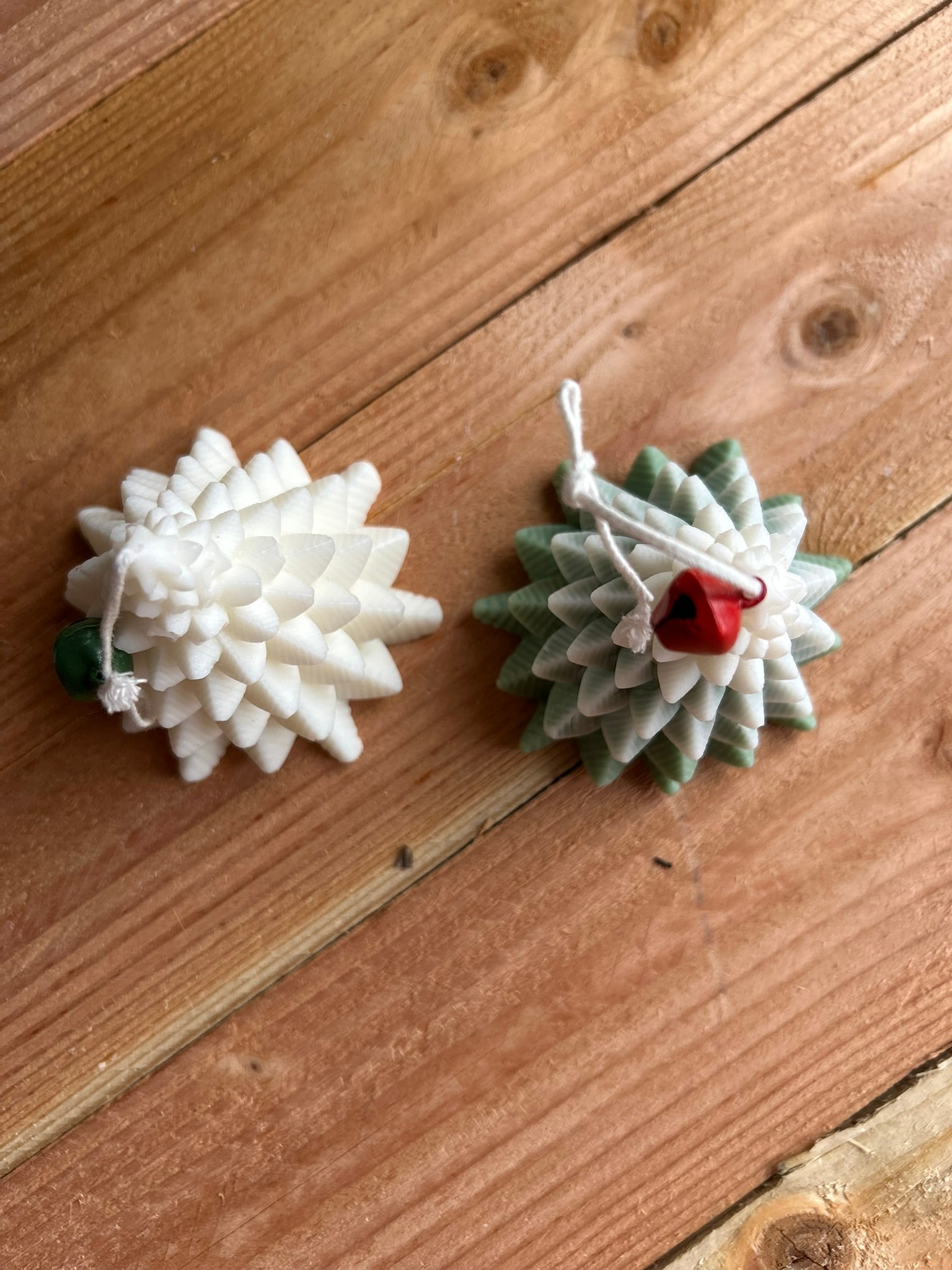 Vela árbol de navidad nevado